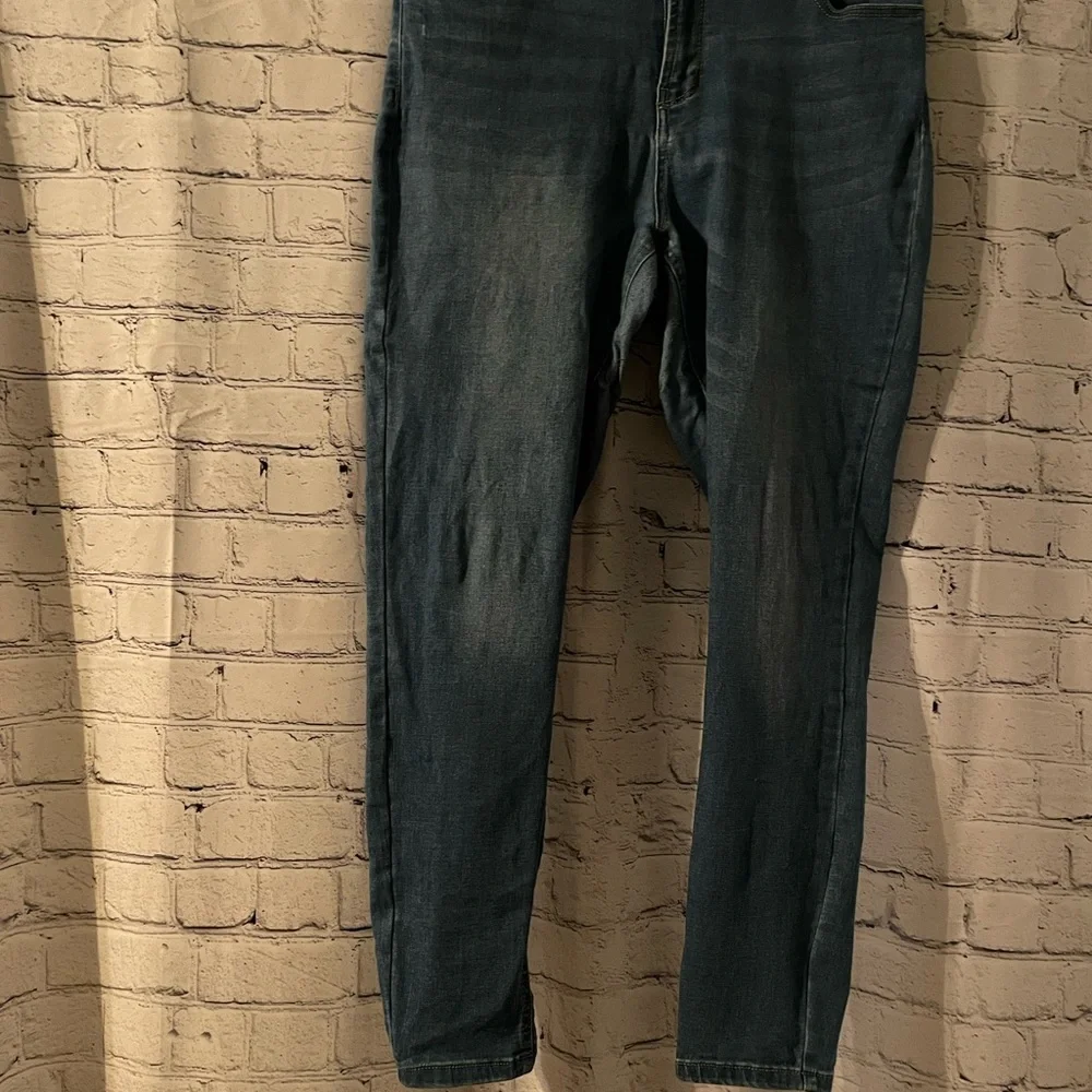 Mid Rise Jeggings - Picture 5 of 8